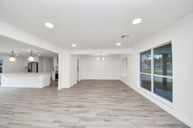 Building Photo - 10227 Metronome Dr