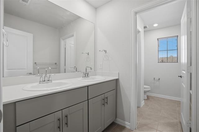 Building Photo - 3253 Cumby Dr