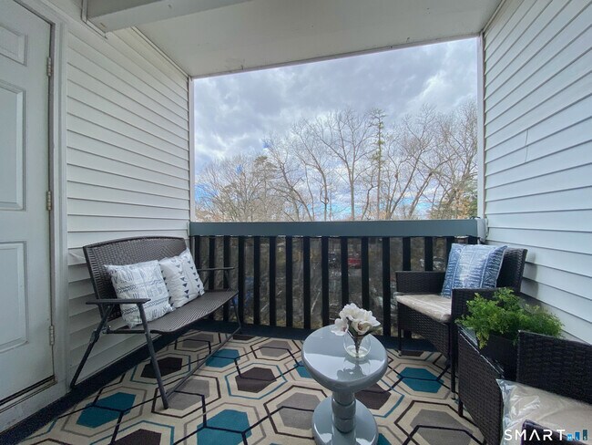 Building Photo - 1 Concorde Way