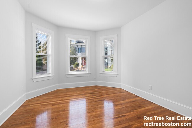 Building Photo - 79 Sydney St