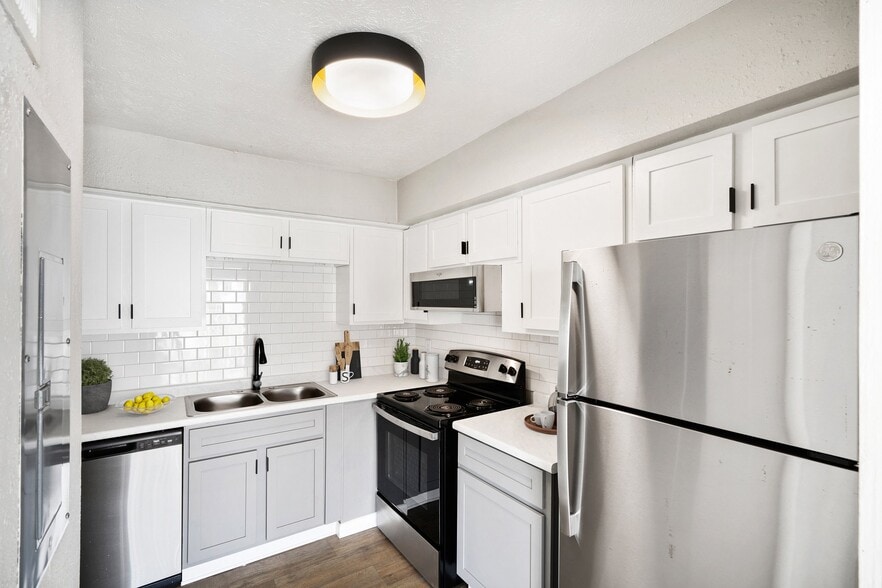 Kitchen - Westminster Club Apartments