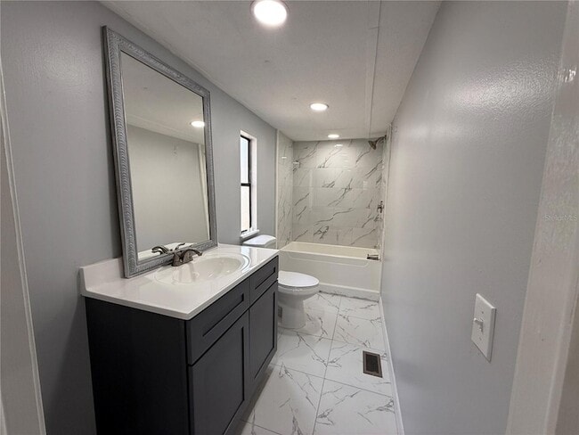 Building Photo - 8824 Overlook Dr