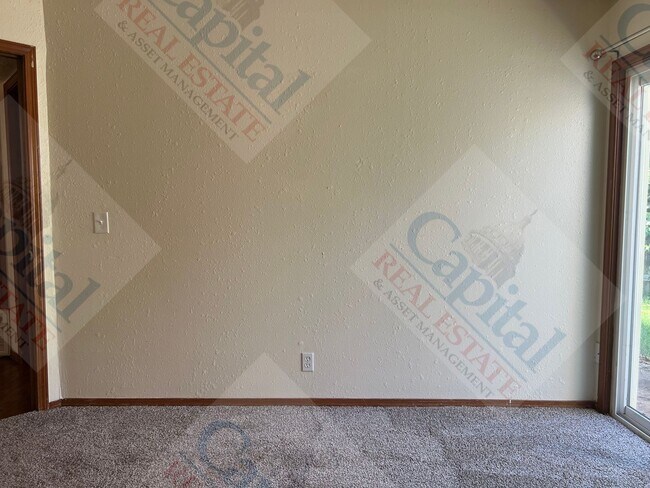 Building Photo - 1322 Glen Oaks Ct