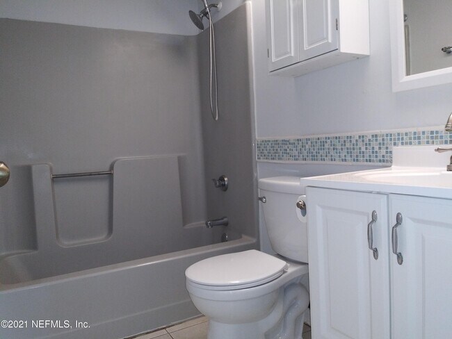 Building Photo - 1047 Hibiscus St