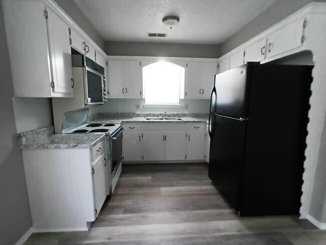 Building Photo - 107 W Campbell Dr