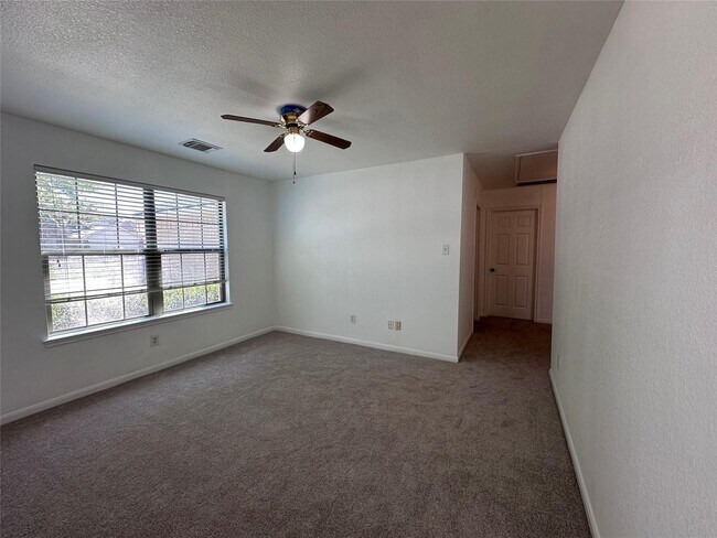 Building Photo - 3927 Brook Garden Ln