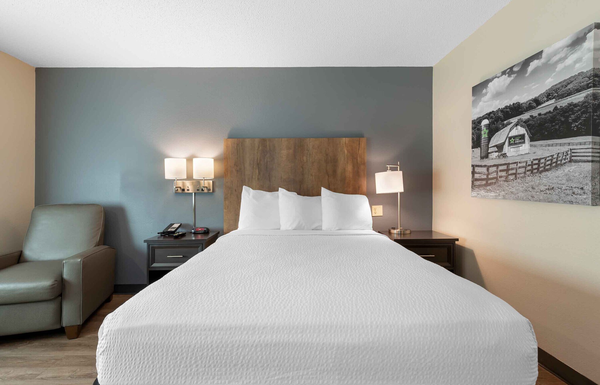 Building Photo - Furnished Studio-Washington, D.C. - Centre...