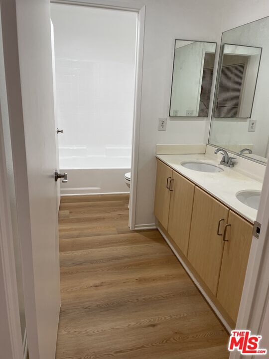 Building Photo - 121 Cancion Way
