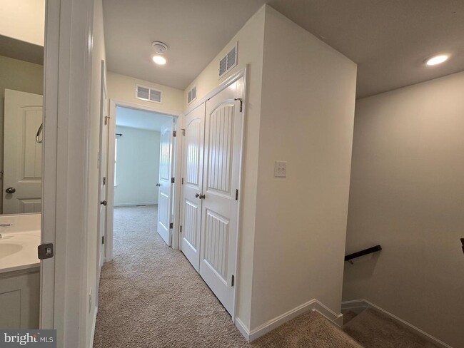 Building Photo - 172 Fellowship Dr