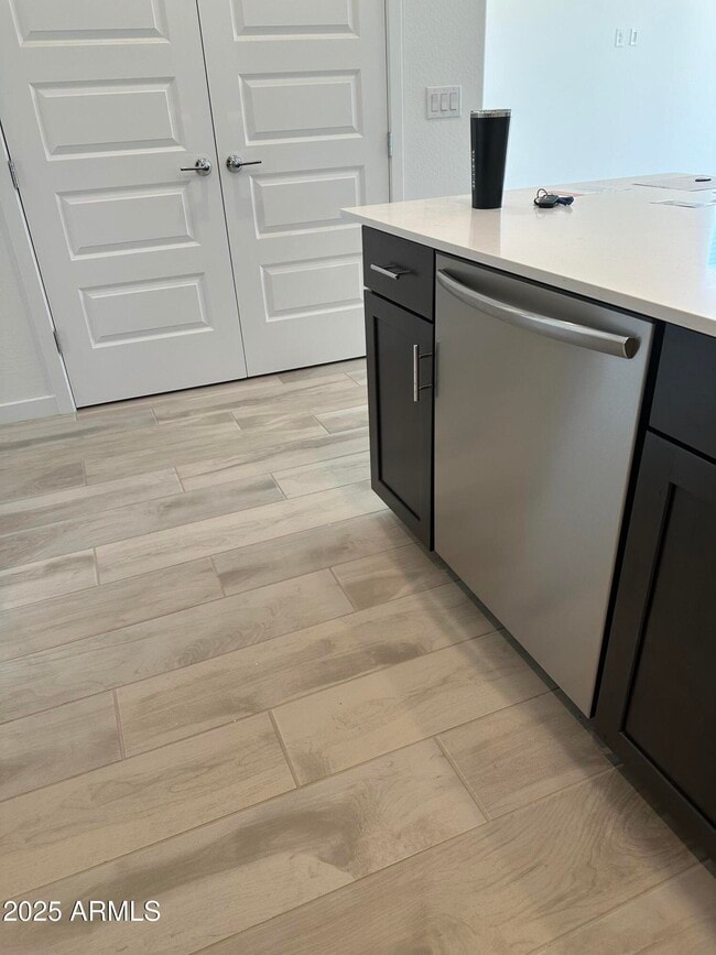 Building Photo - 782 S Olympic Dr