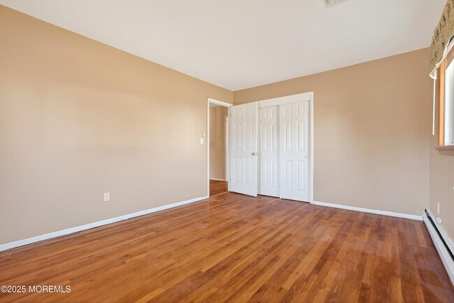 Building Photo - 150 Cloverdale Cir