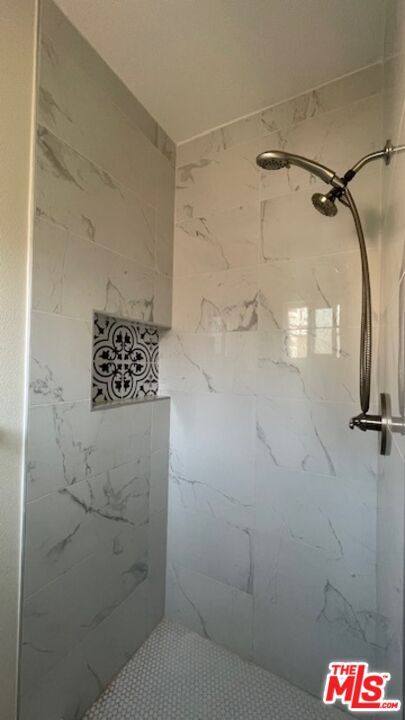 Building Photo - 836 S Catalina St