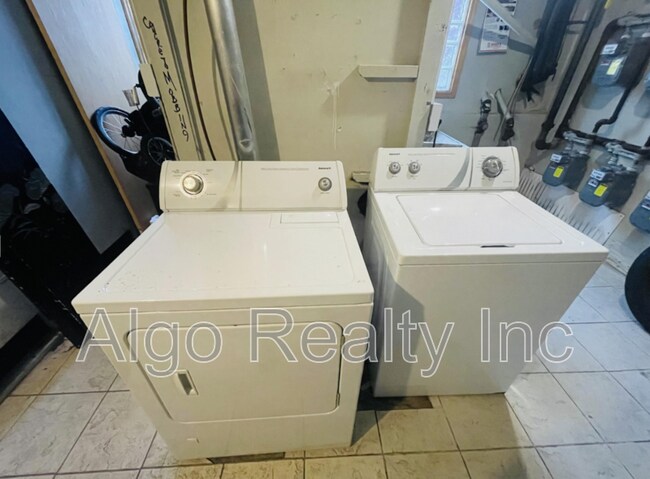 Building Photo - 2419 Plymouth Ave N