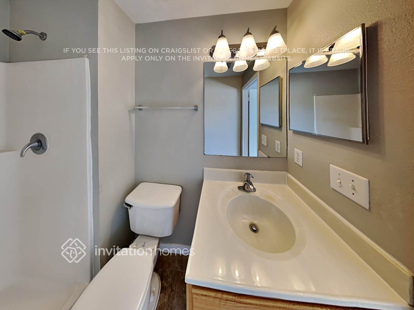Building Photo - 17032 Holmby Ct
