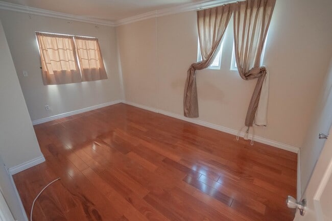 Building Photo - COMING SOON! Double Primary Bedroom Home in Los Feliz.