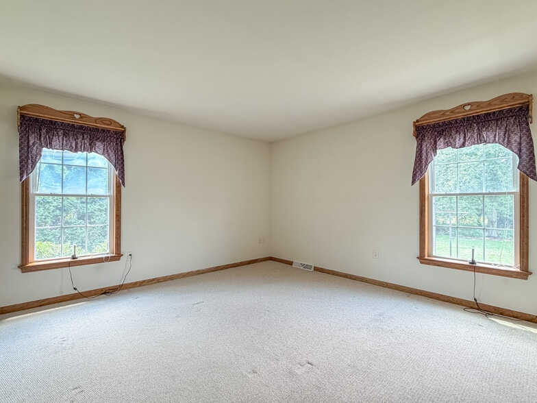 Building Photo - 1387 Sheep Hill Rd