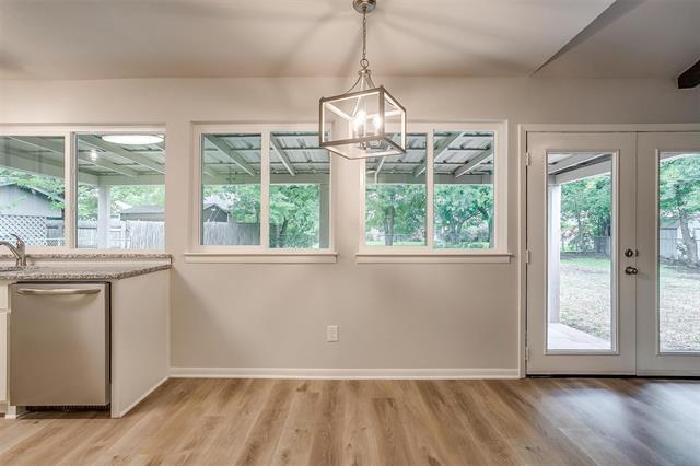 Building Photo - 144 NW Suzanne Terrace