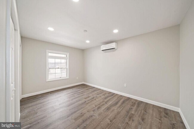 Building Photo - 22929 Frederick Rd