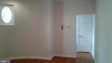 Building Photo - 923 Spruce St