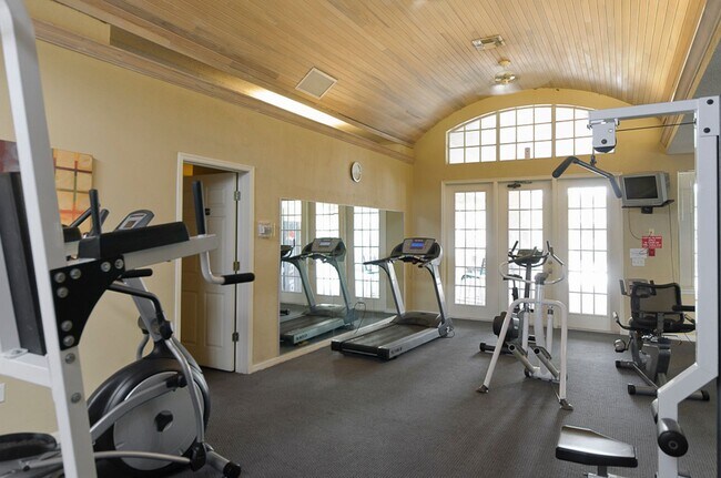 Building Photo - Windsor Park #924