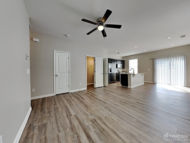 Building Photo - 323 Springwalk Ln