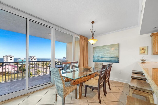 Building Photo - 1524 W Beach Blvd