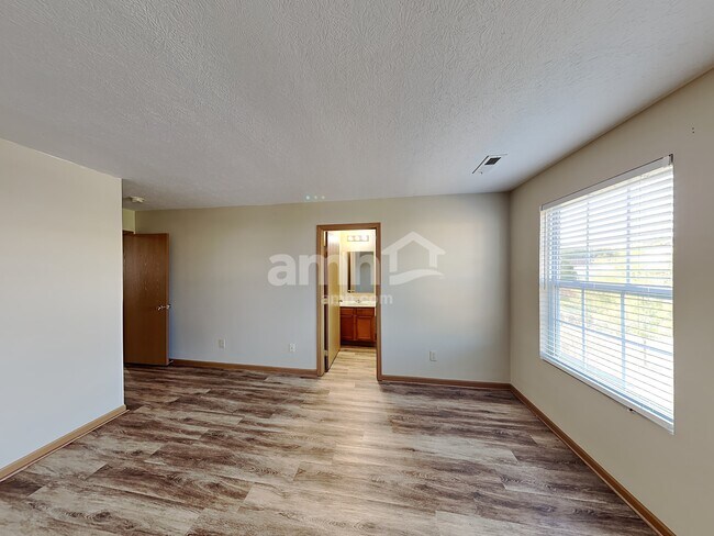 Building Photo - 439 Wellsleyglen Dr