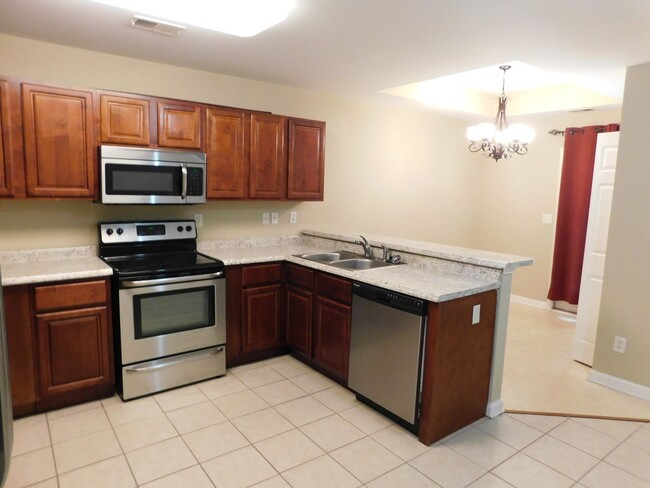 Building Photo - 2755 Southwood Ln