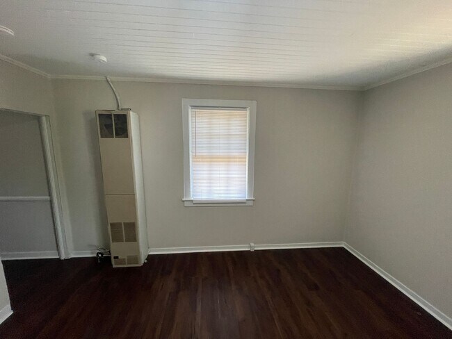 Building Photo - New Bern 505