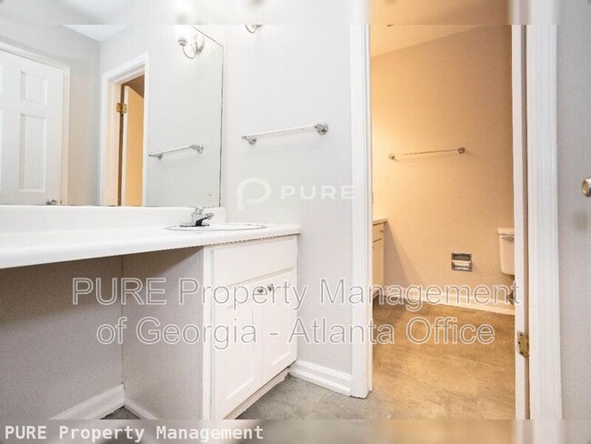 Building Photo - 772 Rogers Way SW