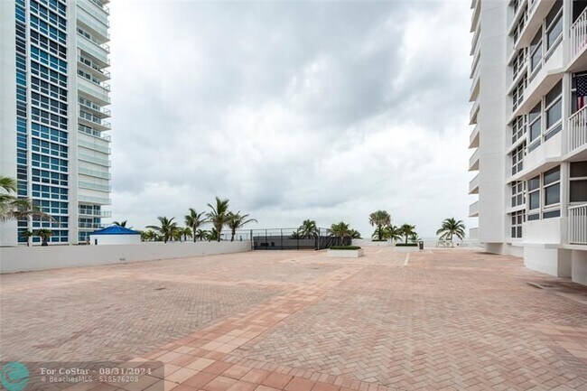 Building Photo - 1370 S Ocean Blvd