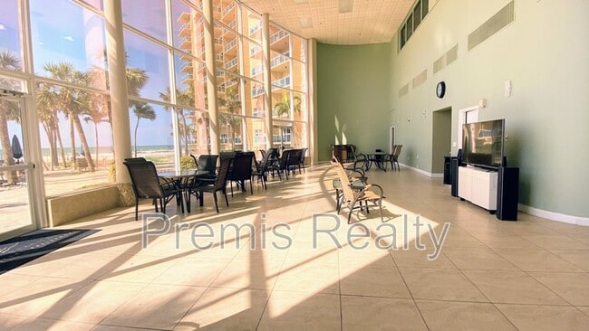 Building Photo - 880 Mandalay Ave