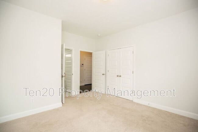 Building Photo - 10258 Green Meadow Ct