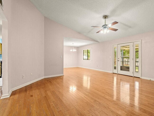 Building Photo - 339 Evergreen Ave