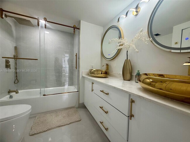 Building Photo - 1000 W Island Blvd