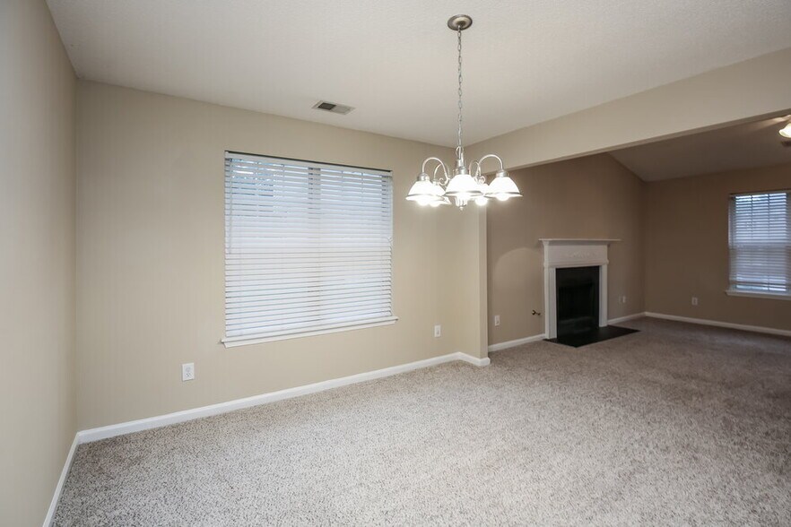 Building Photo - 3985 Vail Cir