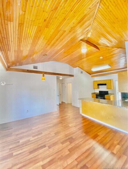 Building Photo - 12780 Westview Dr