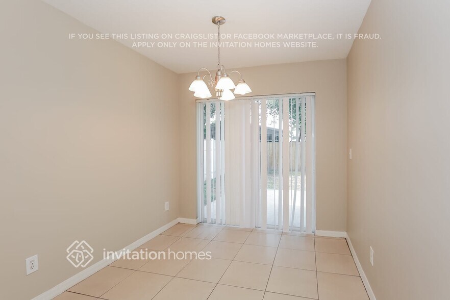 Building Photo - 10353 Lakeside Vista Dr