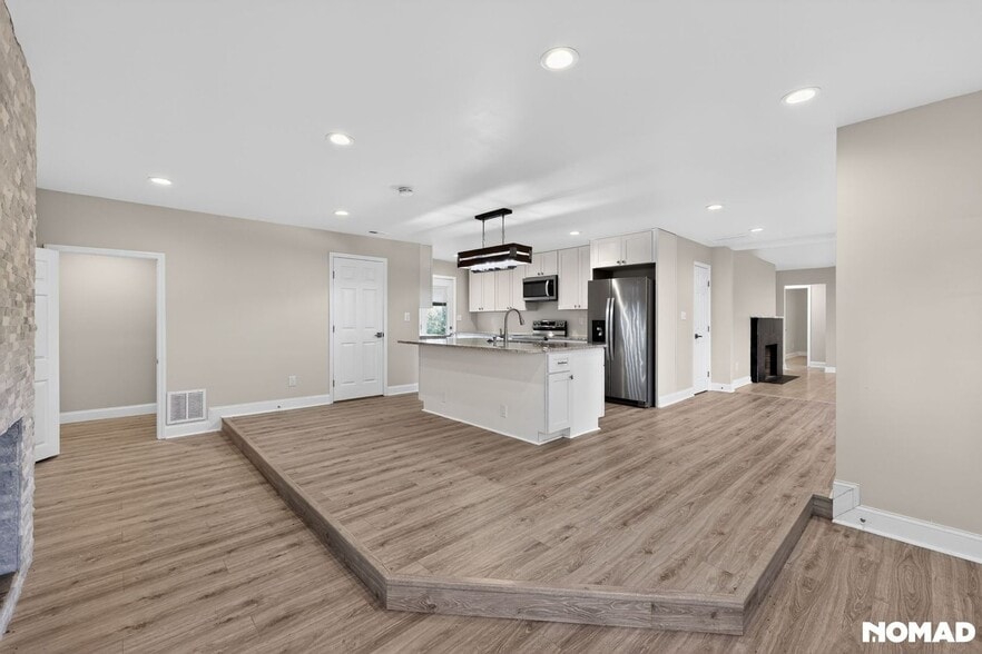 Building Photo - 119 Wilmot Dr