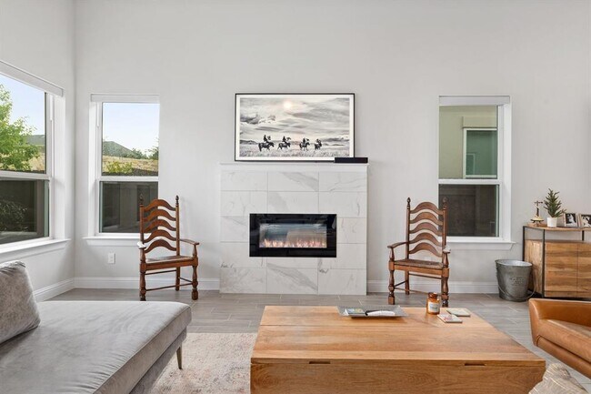 Building Photo - 601 C-Bar Ranch Trl