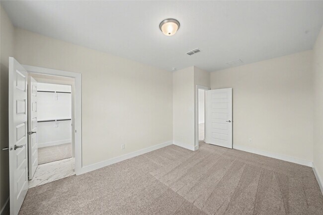 Building Photo - 5623 Logan Ridge Ln