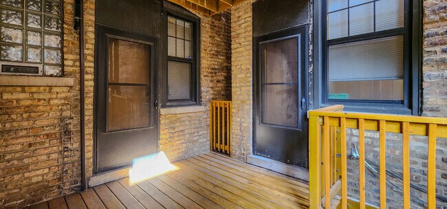 Building Photo - 832 Seward St
