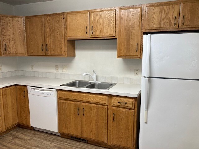 Building Photo - 1705 University Dr