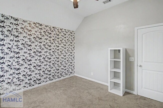 Building Photo - 976 Oak Crest Dr