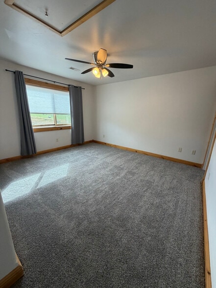 Building Photo - 905 Saxon Way