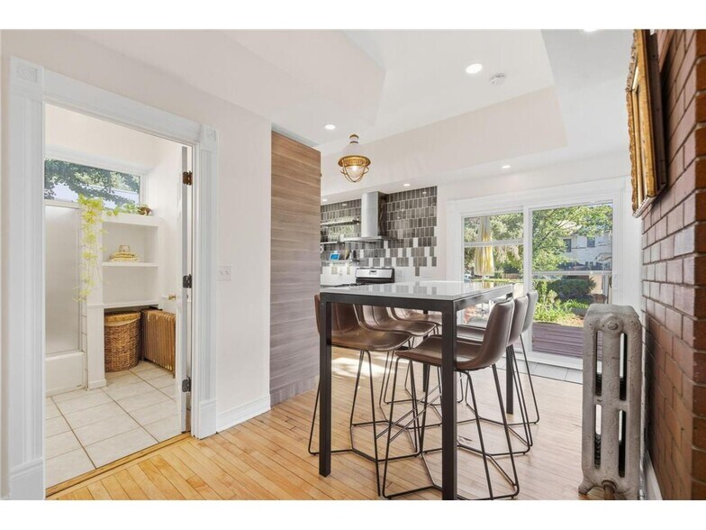 Building Photo - 2701 DuPont Ave S