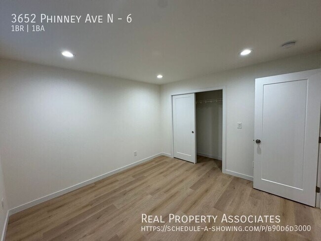 Building Photo - 3652 Phinney Ave N