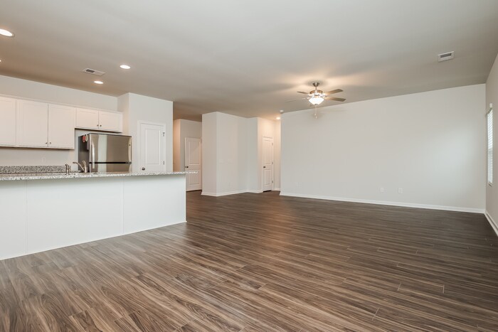 Building Photo - 119 Shire Dr