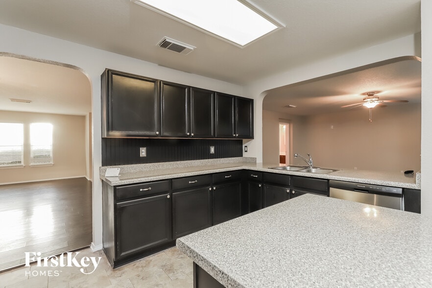 Building Photo - 11019 Forest Shower