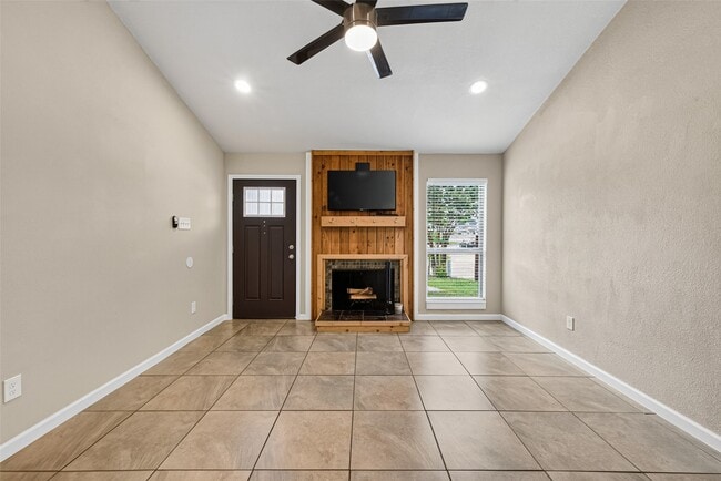 Building Photo - 10244 Bridgeland Ln